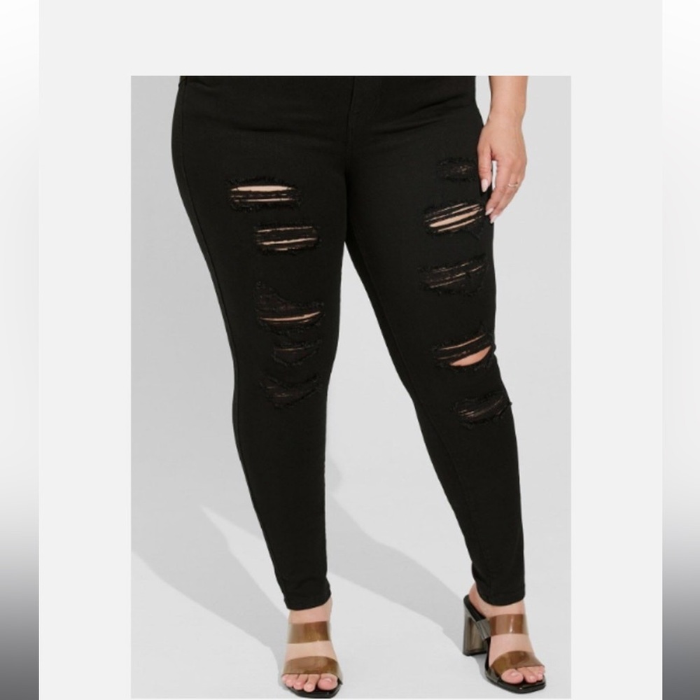 Torrid Bombshell Skinny Premium Stretch High-Rise Distressed Jeans Size 24R